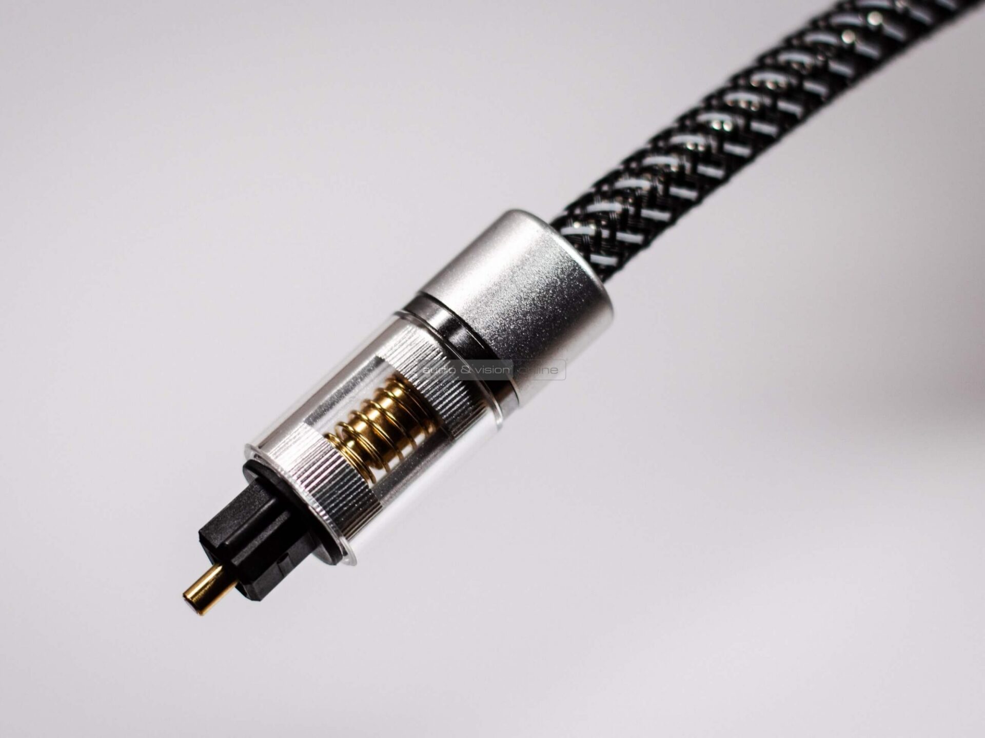 Prémium minőségű optikai kábelek a tökéletes hangzásért